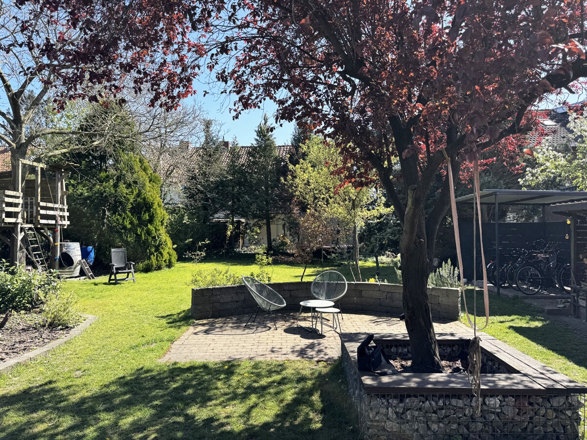 Bild - Kernsaniert & zentral gelegen: Doppelhaushälfte in gefragter Wohnlage von Heukamps Tannen!