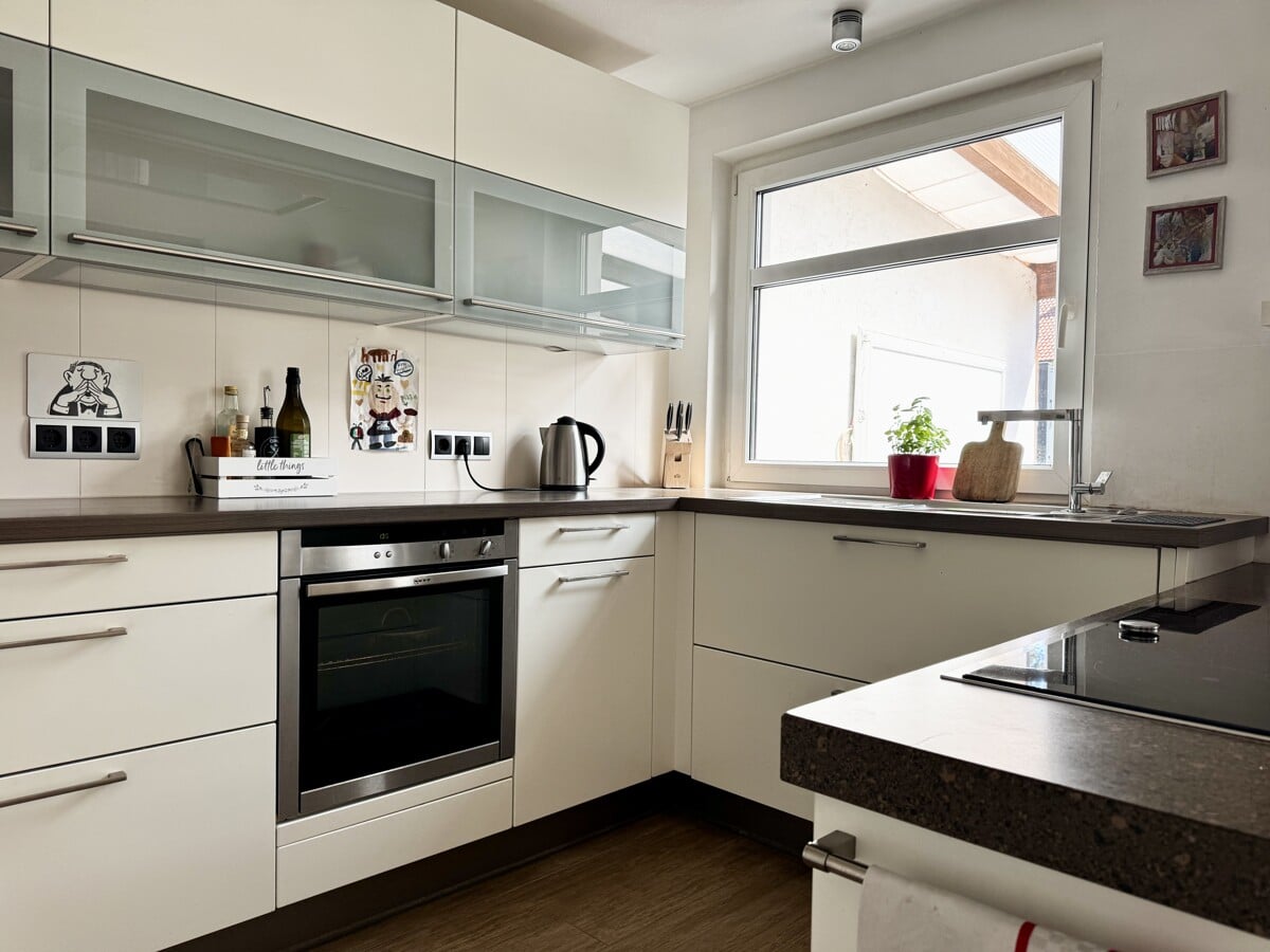 Bild - Kernsaniert & zentral gelegen: Doppelhaushälfte in gefragter Wohnlage von Heukamps Tannen!