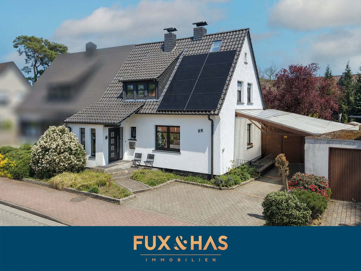 Titelbild - Kernsaniert & zentral gelegen: Doppelhaushälfte in gefragter Wohnlage von Heukamps Tannen!