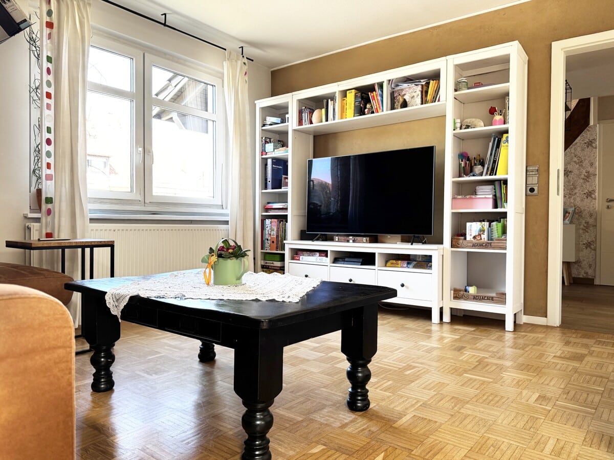 Bild - Kernsaniert & zentral gelegen: Doppelhaushälfte in gefragter Wohnlage von Heukamps Tannen!