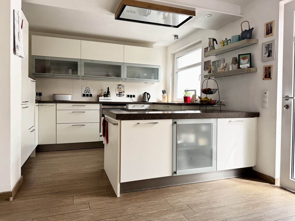 Bild - Kernsaniert & zentral gelegen: Doppelhaushälfte in gefragter Wohnlage von Heukamps Tannen!