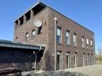Bild - Vielseitiges Gewerbeareal mit Bürogebäude, Halle & Betriebsleiterwohnung auf 11.000 m² Grundstück!