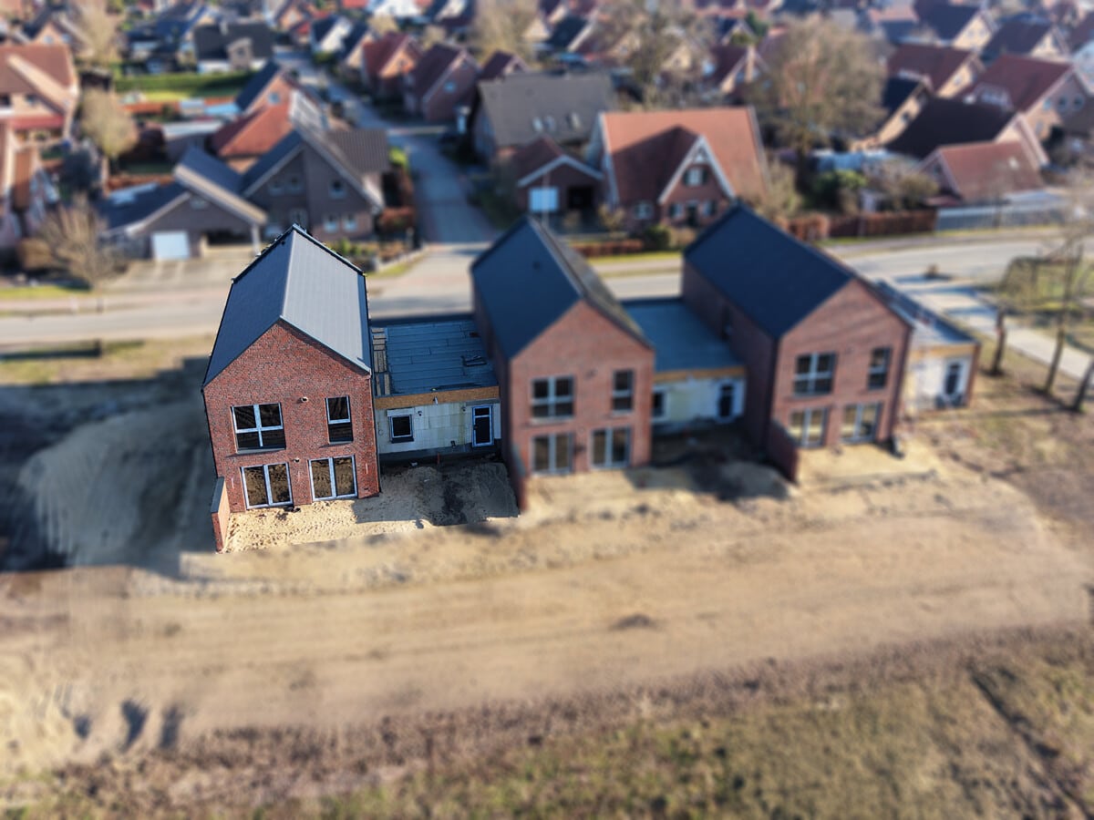 Maerz2026_6 - VERKAUFT: Neubau Kettenhaus in Bawinkel – Modernes Eigenheim mit Garten & Carport im KFW-40-QNG Standard!