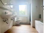 Bild - In Citynähe – Renovierte 4-Zimmerwohnung im Erdgeschoss zur Miete!