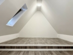 Bild - Mitten im Geschehen: renovierte 3-Zimmer-Dachgeschosswohnung in der Fußgängerzone!