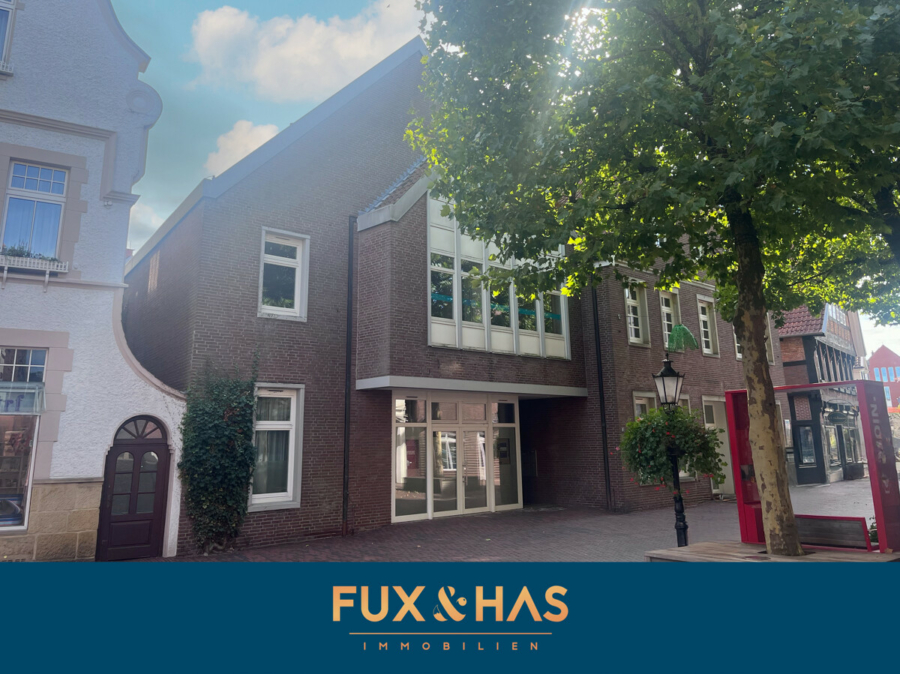Mitten im Geschehen: renovierte 3-Zimmer-Dachgeschosswohnung in der Fußgängerzone!, 49808 Lingen, Maisonettewohnung