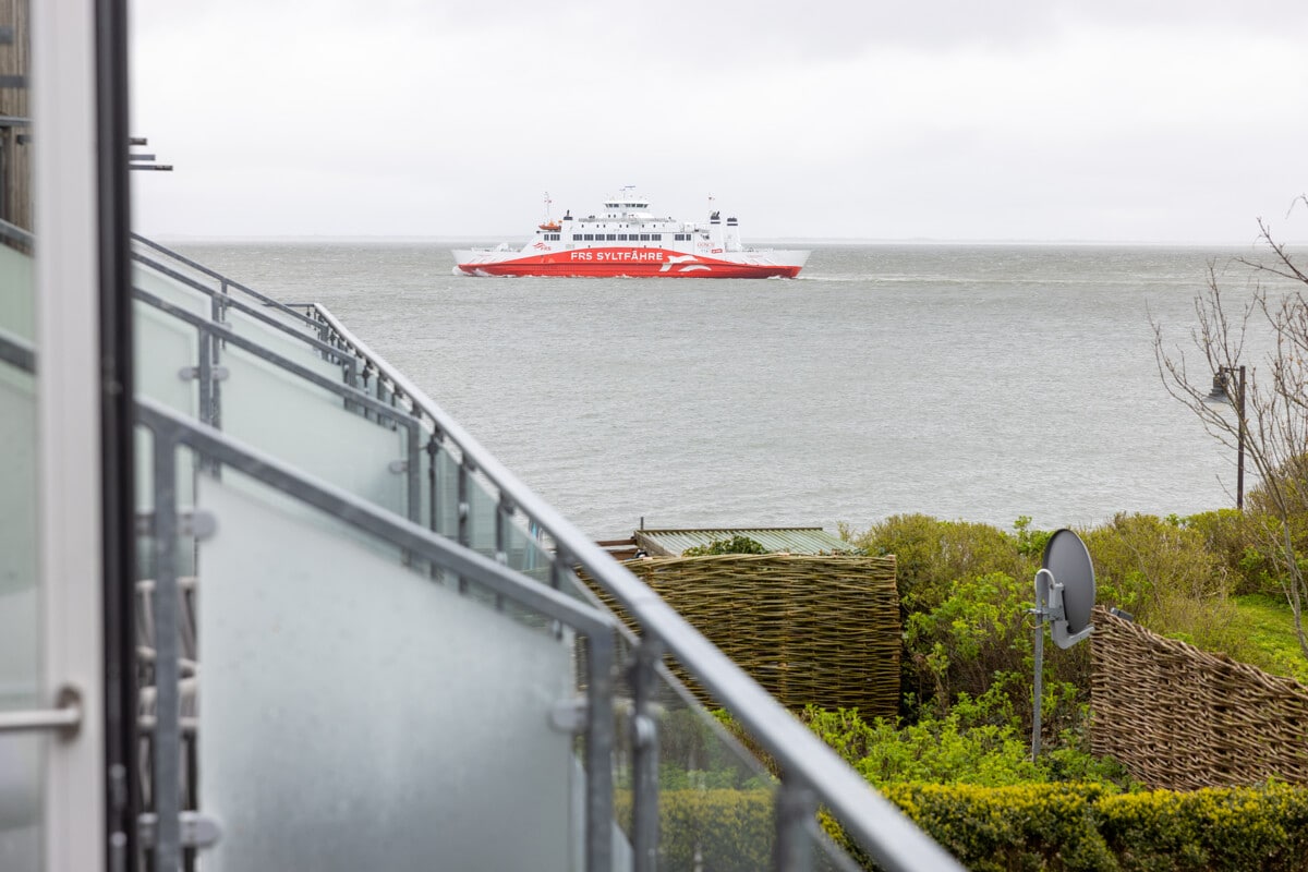 Bild - Nordsee im Blick, Rendite im Fokus – Exklusive Maisonette mit Nordseeblick in List auf Sylt!