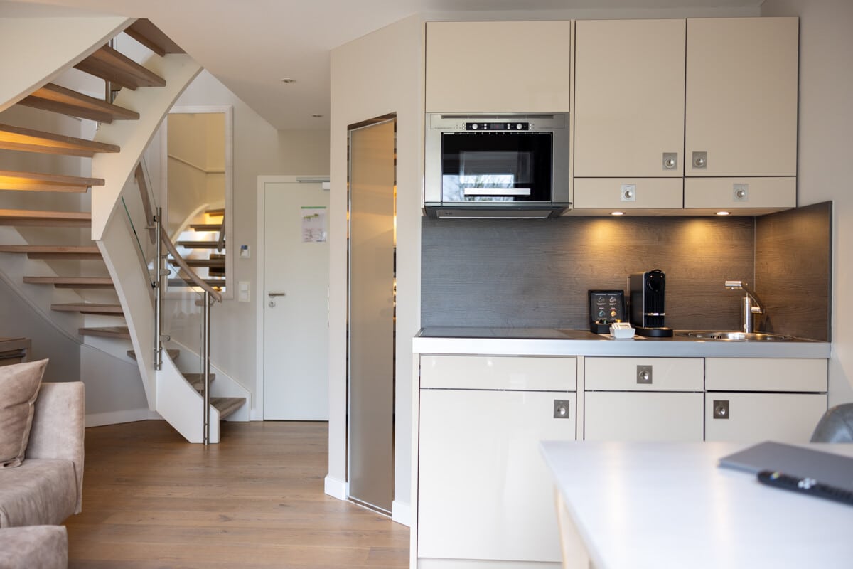 Bild - Nordsee im Blick, Rendite im Fokus – Exklusive Maisonette mit Nordseeblick in List auf Sylt!